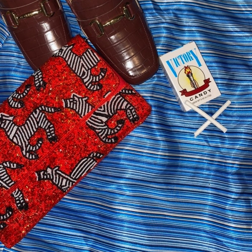 Red Beaded Clutch with Zebra Pattern - Picture 11 of 12